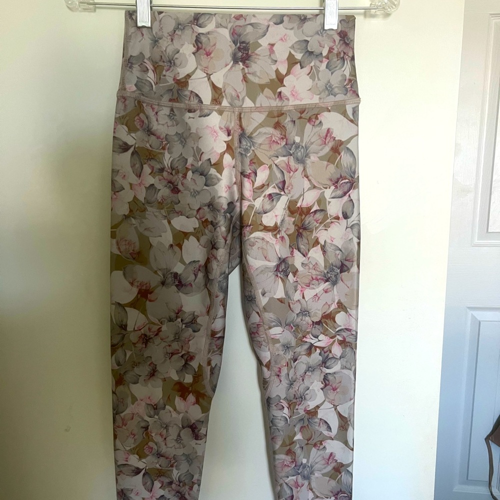 Savvi Miya Petal leggings, size S